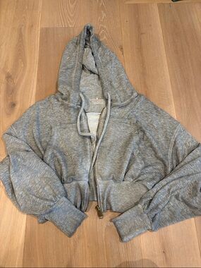 Free People Woman Size S Gray Cropped Zip Hoodie.